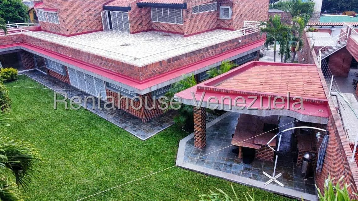 Casa (Multipes Niveles) en Venta en Cumbres de Curumo, Distrito Metropolitano - 38