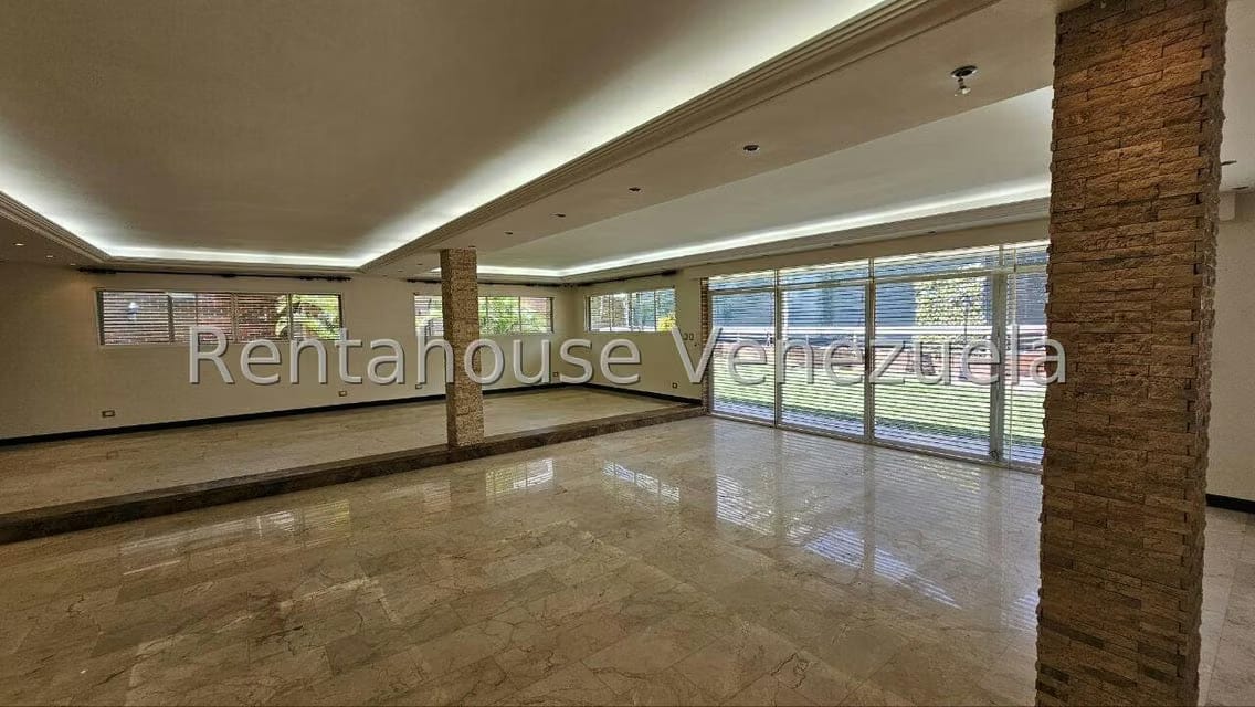 Casa (Multipes Niveles) en Venta en Cumbres de Curumo, Distrito Metropolitano - 66