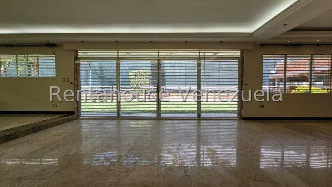 Casa (Multipes Niveles) en Venta en Cumbres de Curumo, Distrito Metropolitano - 67