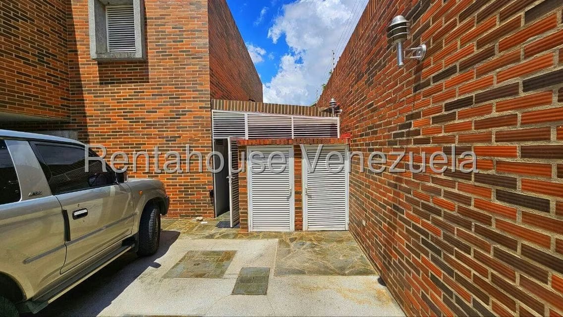 Casa (Multipes Niveles) en Venta en Cumbres de Curumo, Distrito Metropolitano - 8