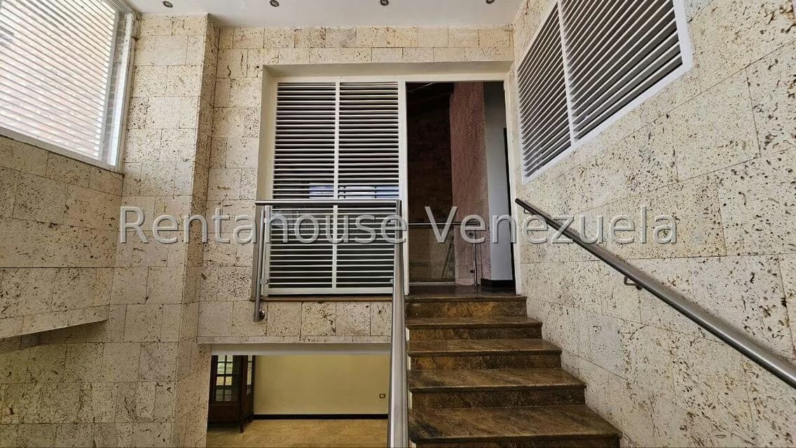 Casa (Multipes Niveles) en Venta en Cumbres de Curumo, Distrito Metropolitano - 88