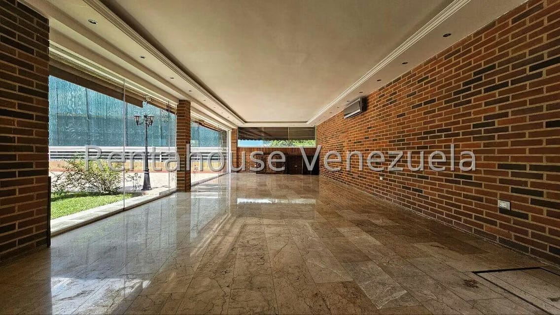 Casa (Multipes Niveles) en Venta en Cumbres de Curumo, Distrito Metropolitano - 89