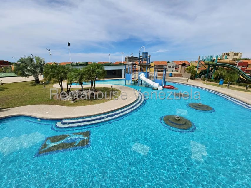 Townhouse (Duplex) en Venta en Puerto Encantado, Miranda - 3