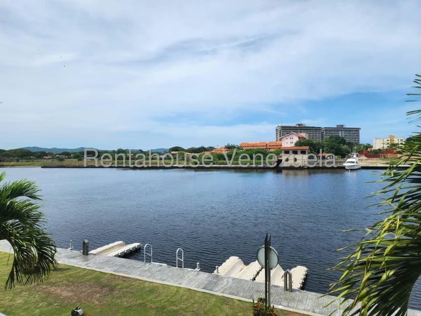 Townhouse (Duplex) en Venta en Puerto Encantado, Miranda - 28