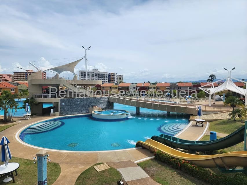 Townhouse (Duplex) en Venta en Puerto Encantado, Miranda - 4