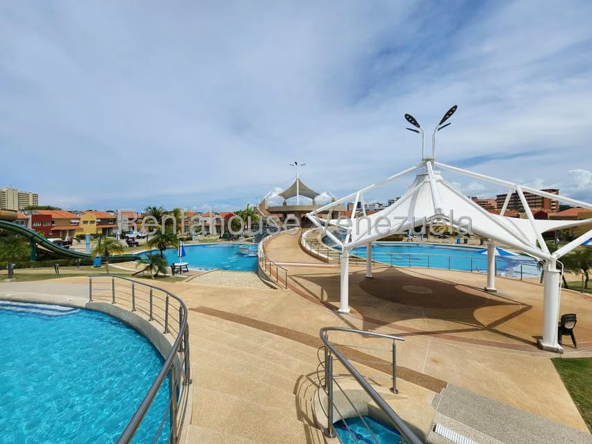 Townhouse (Duplex) en Venta en Puerto Encantado, Miranda - 34