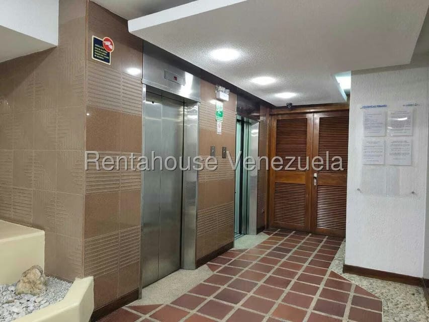 Apartamento (1 Nivel) en Venta en Los Palos Grandes, Distrito Metropolitano - 3