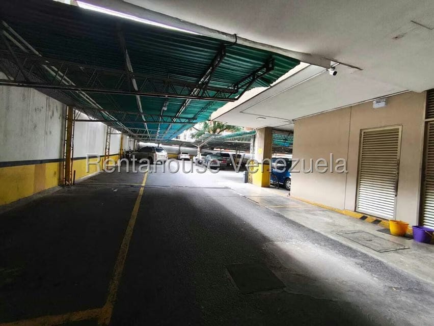 Apartamento (1 Nivel) en Venta en Los Palos Grandes, Distrito Metropolitano - 28