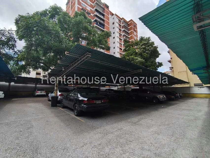 Apartamento (1 Nivel) en Venta en Los Palos Grandes, Distrito Metropolitano - 29