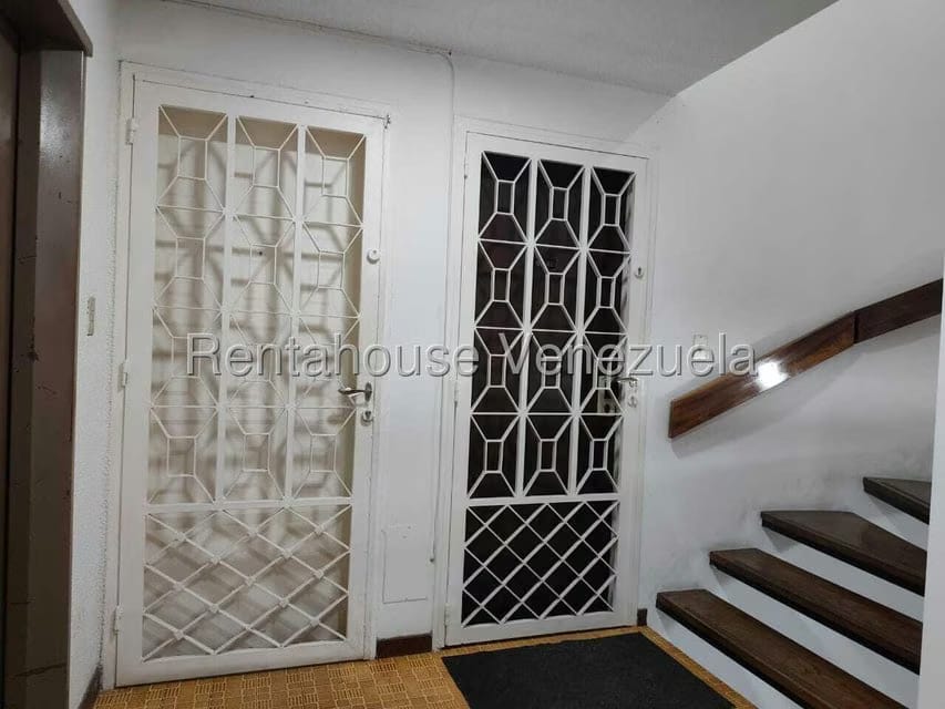 Apartamento (1 Nivel) en Venta en Los Palos Grandes, Distrito Metropolitano - 4