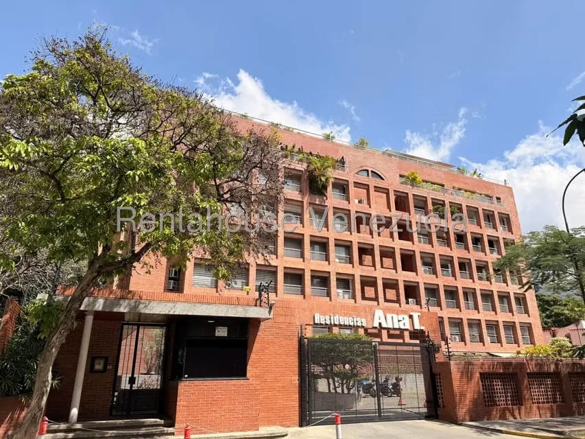 Apartamento (1 Nivel) en Alquiler en Campo Alegre, Distrito Metropolitano