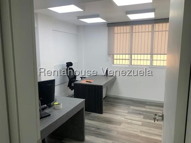 Comercial (Oficina) en Venta en Los Palos Grandes, Distrito Metropolitano - 9