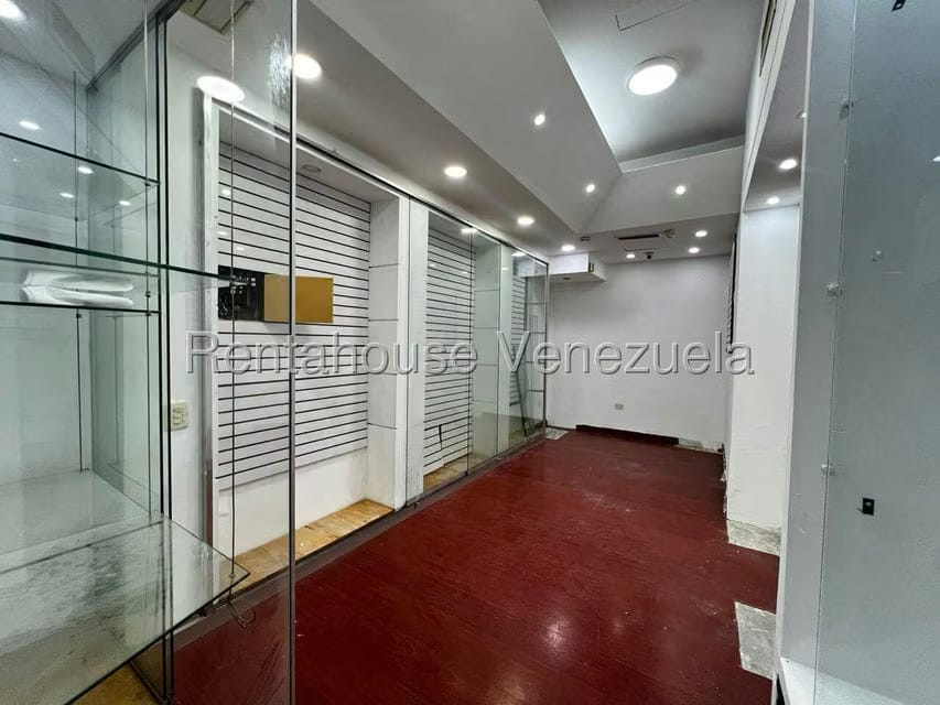 Comercial (Local Comercial) en Alquiler en Santa Fe Norte, Distrito Metropolitano - 2