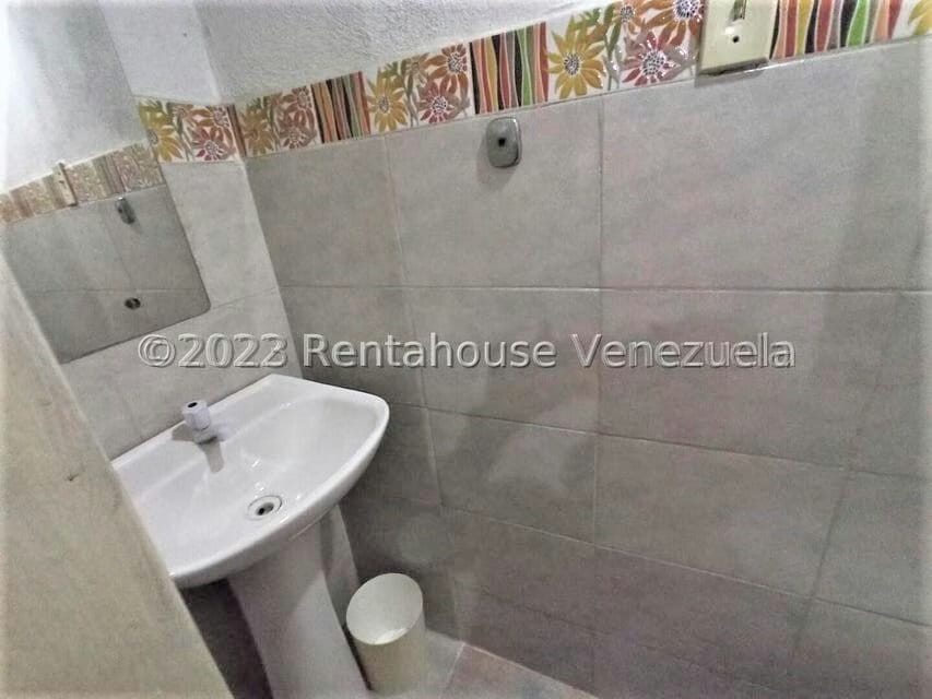 Casa (Multipes Niveles) en Venta en Zona Este, Lara - 58