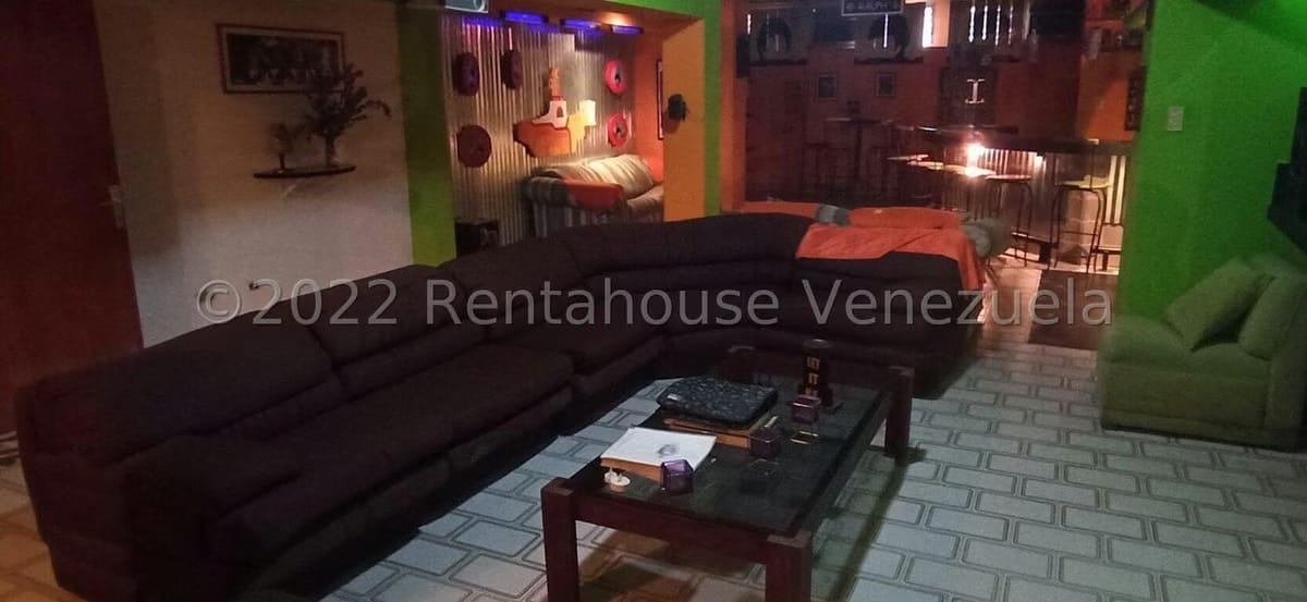 Casa (Duplex) en Venta en Prados del Este, Distrito Metropolitano - 33