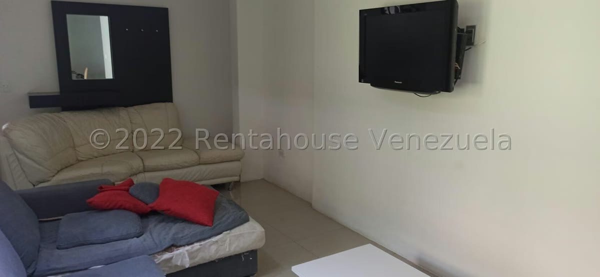 Casa (Duplex) en Venta en Prados del Este, Distrito Metropolitano - 43