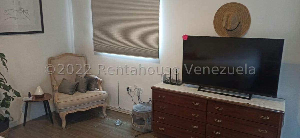 Casa (Duplex) en Venta en Prados del Este, Distrito Metropolitano - 51