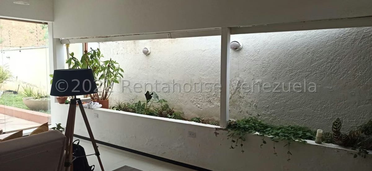 Casa (Duplex) en Venta en Prados del Este, Distrito Metropolitano - 53