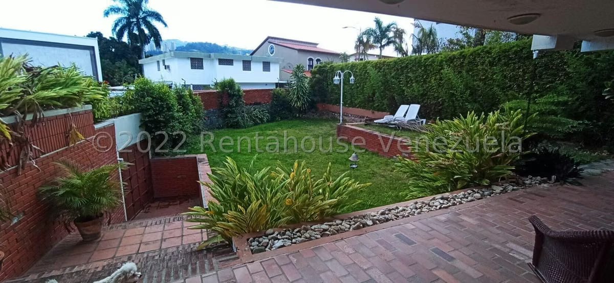 Casa (Duplex) en Venta en Prados del Este, Distrito Metropolitano - 54