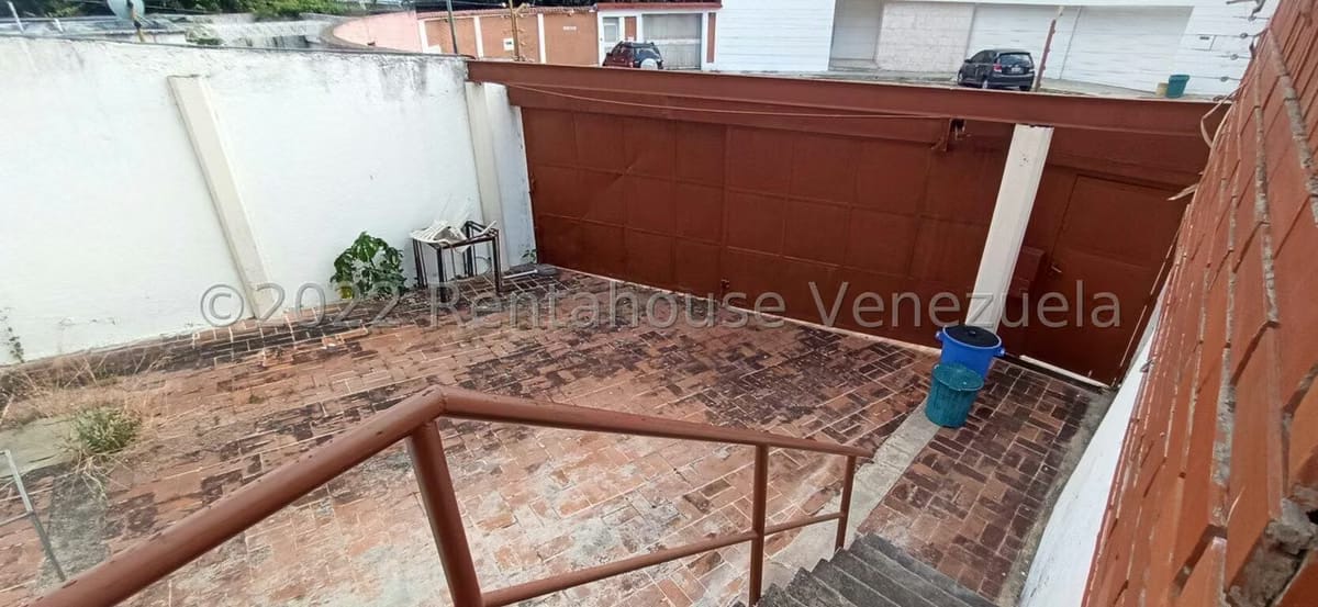 Casa (Duplex) en Venta en Prados del Este, Distrito Metropolitano - 56
