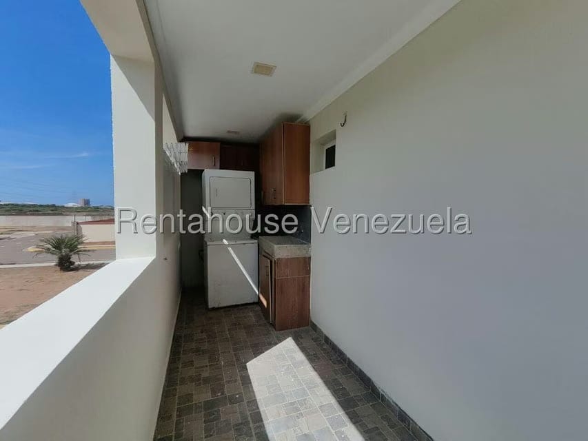 Townhouse (1 Nivel) en Venta en El Cardon, Falcon - 26