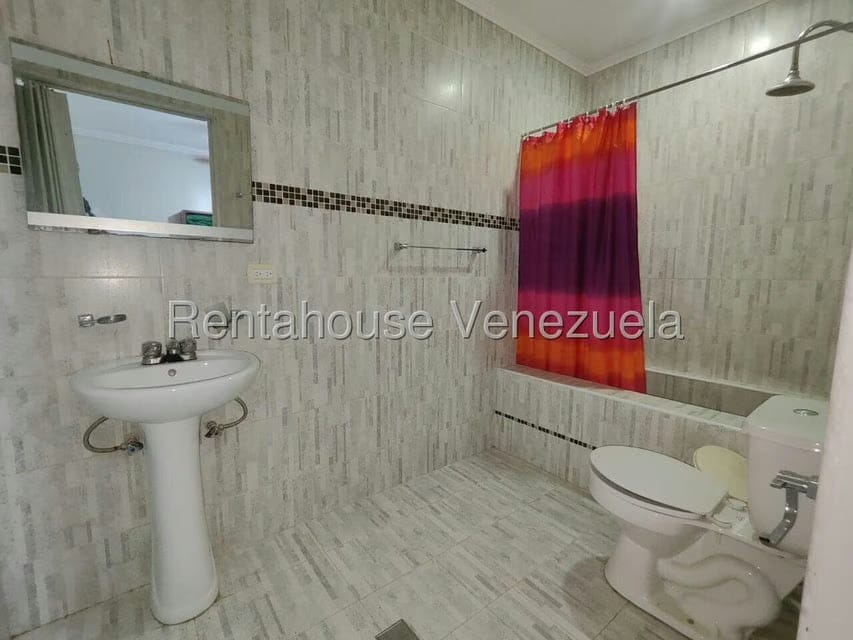 Townhouse (1 Nivel) en Venta en El Cardon, Falcon - 4