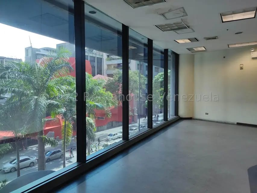 Comercial (Local Comercial) en Alquiler en El Rosal, Distrito Metropolitano - 14