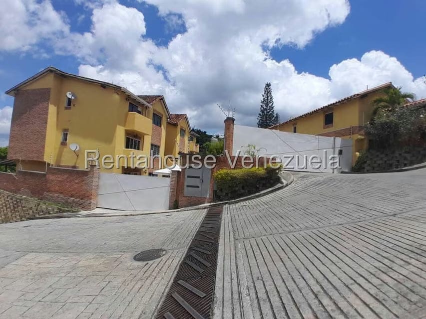 Townhouse (Duplex) en Venta en La Union, Distrito Metropolitano