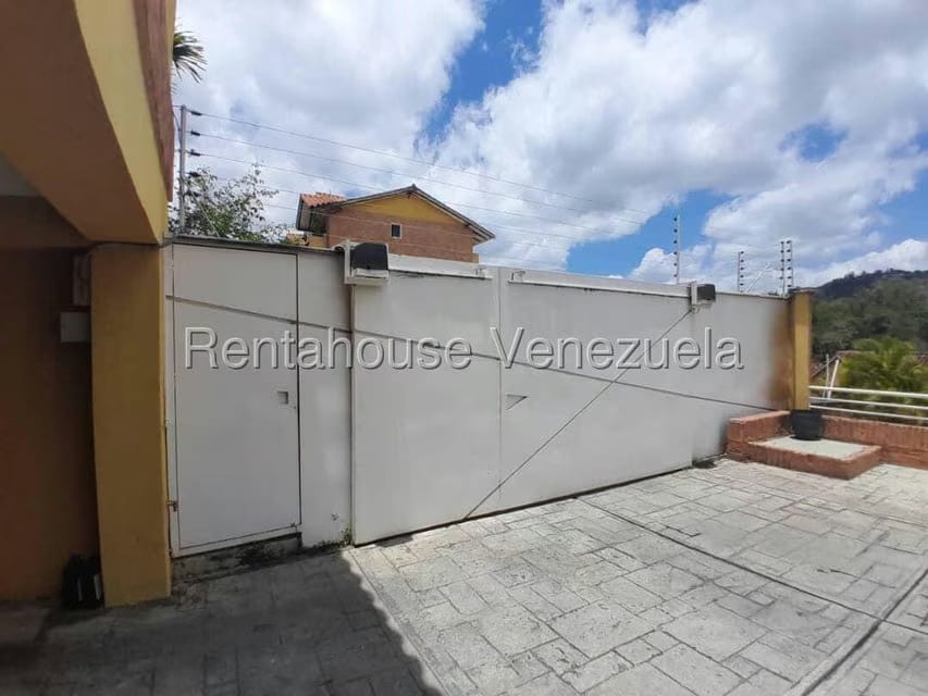 Townhouse (Duplex) en Venta en La Union, Distrito Metropolitano - 3