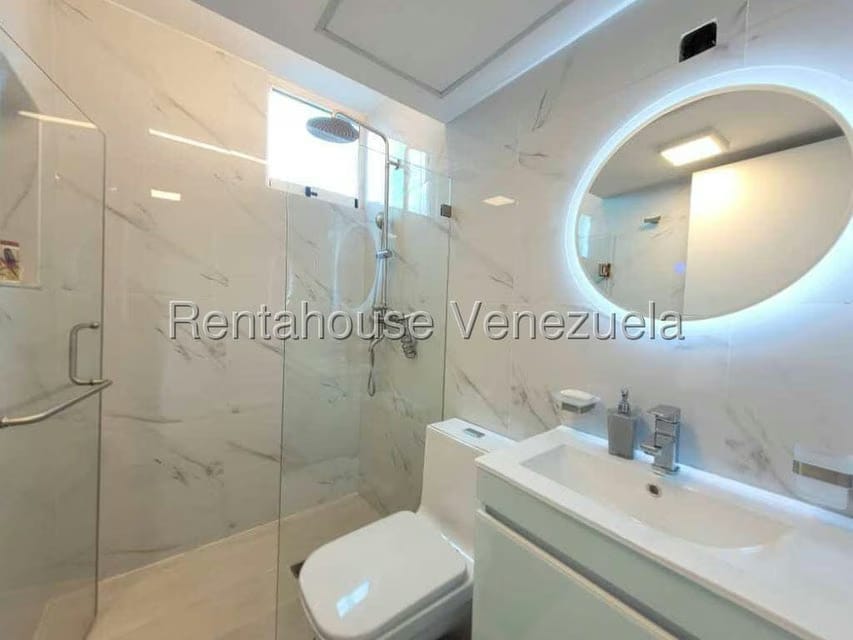 Apartamento (1 Nivel) en Venta en Playa Grande, Vargas - 24