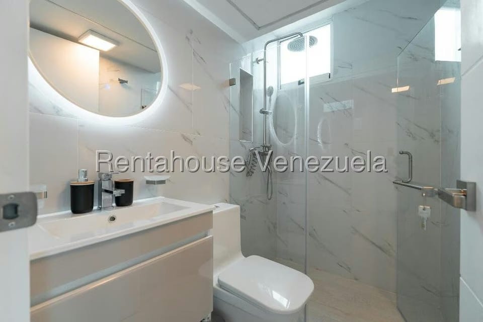 Apartamento (1 Nivel) en Venta en Playa Grande, Vargas - 9
