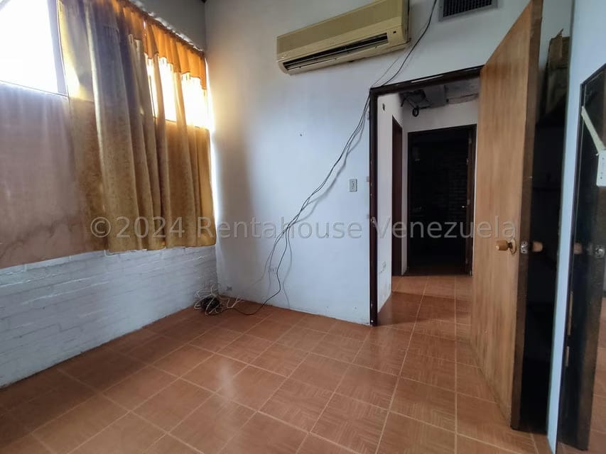 Casa (Duplex) en Venta en El Castillejo, Miranda - 16