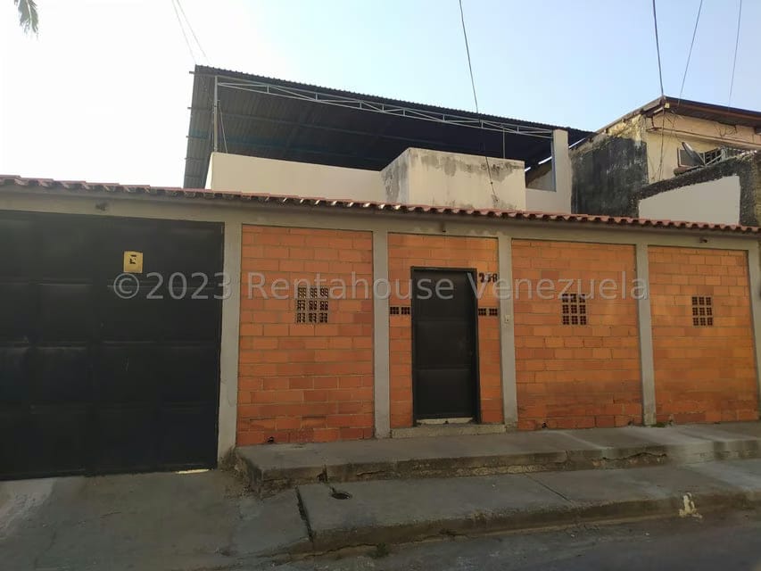 Casa (Multipes Niveles) en Venta en Zona Centro, Aragua - 2