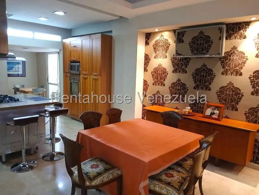 Apartamento (Duplex) en Venta en Los Naranjos de Las Mercedes, Distrito Metropolitano - 2
