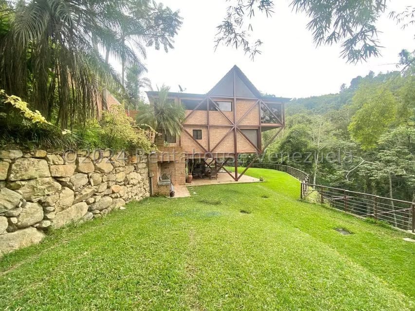 Casa (Multipes Niveles) en Venta en Oripoto, Distrito Metropolitano