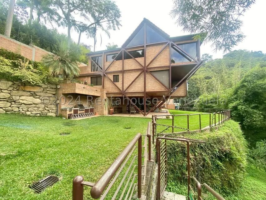 Casa (Multipes Niveles) en Venta en Oripoto, Distrito Metropolitano - 2