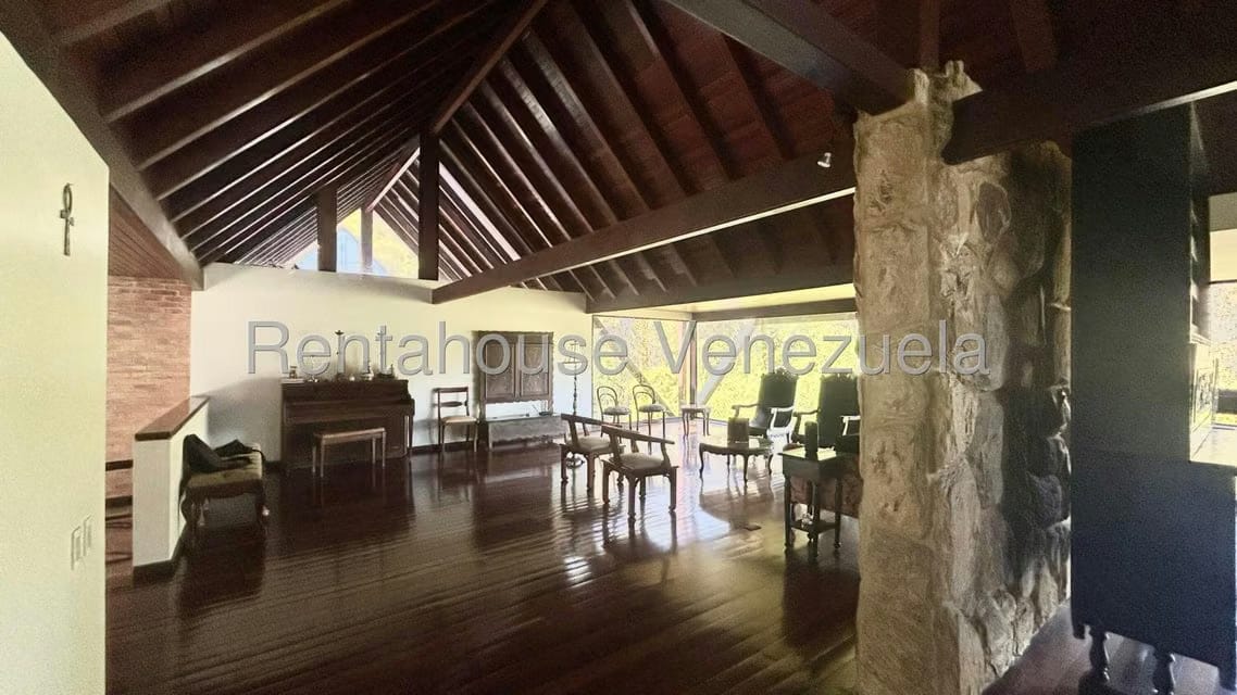 Casa (Multipes Niveles) en Venta en Oripoto, Distrito Metropolitano - 120