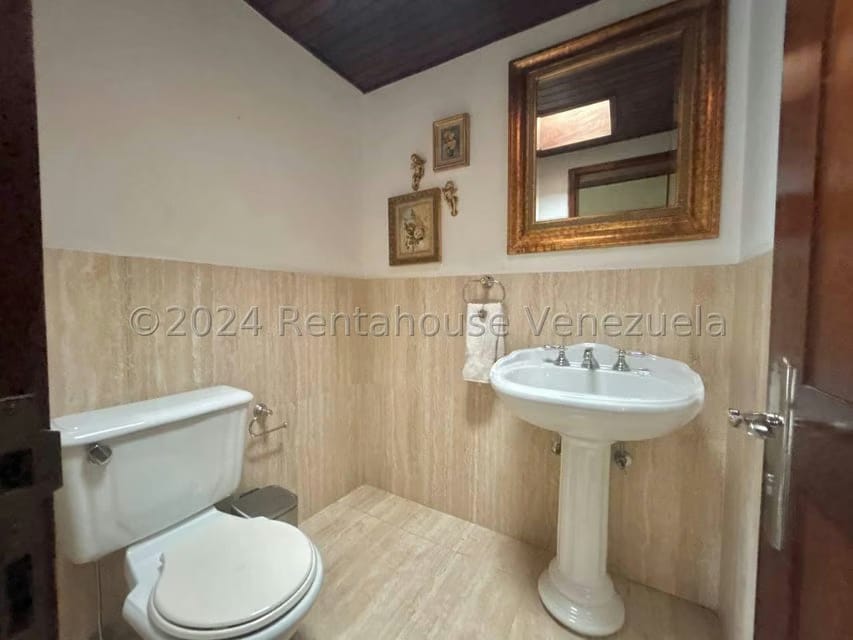 Casa (Multipes Niveles) en Venta en Oripoto, Distrito Metropolitano - 13