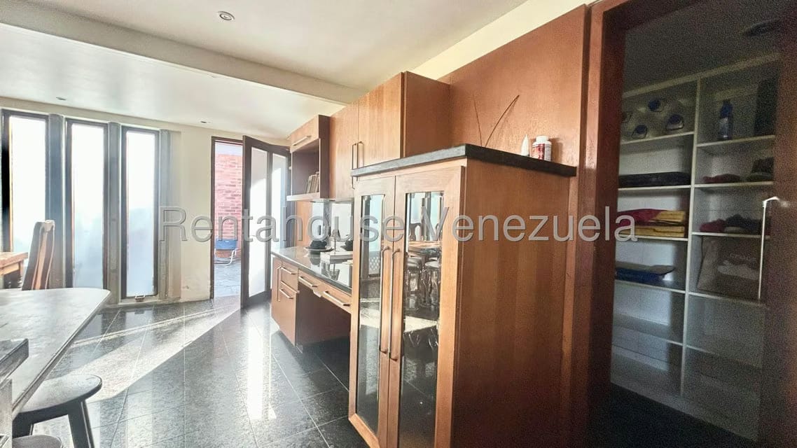 Casa (Multipes Niveles) en Venta en Oripoto, Distrito Metropolitano - 123
