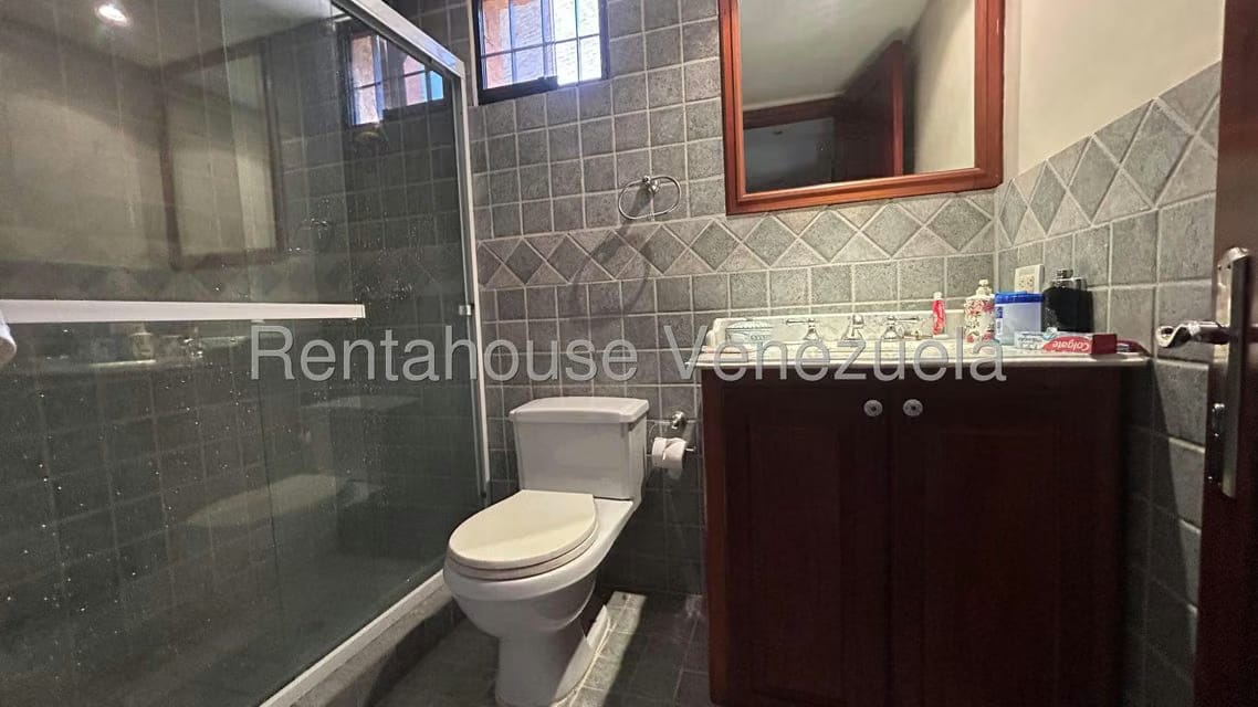 Casa (Multipes Niveles) en Venta en Oripoto, Distrito Metropolitano - 86