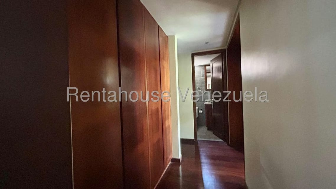 Casa (Multipes Niveles) en Venta en Oripoto, Distrito Metropolitano - 91