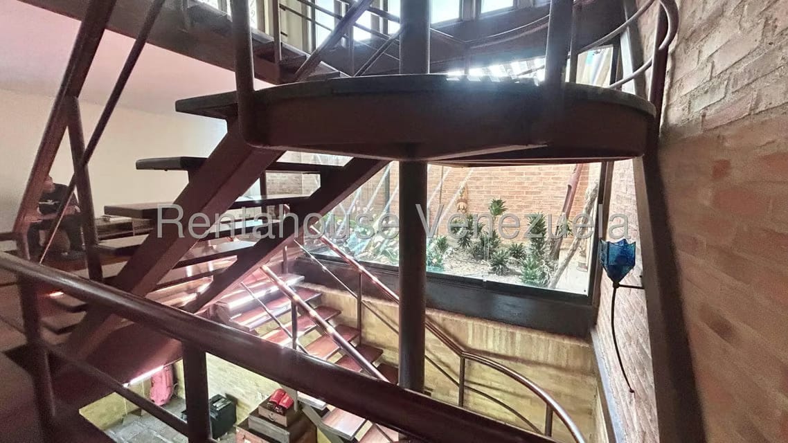 Casa (Multipes Niveles) en Venta en Oripoto, Distrito Metropolitano - 92