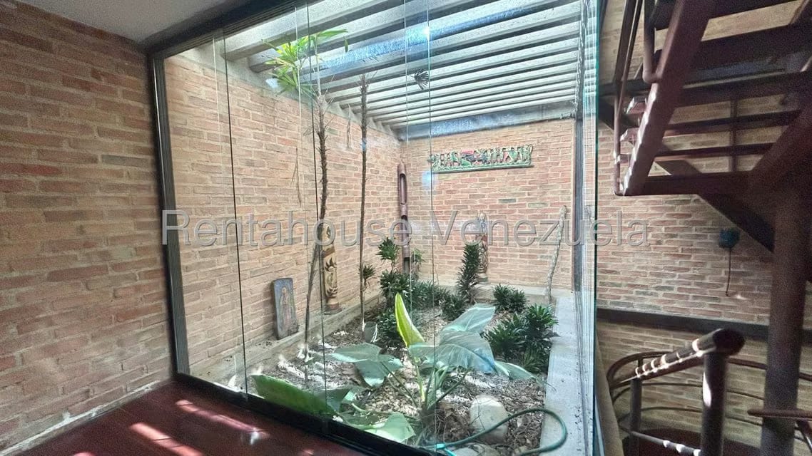 Casa (Multipes Niveles) en Venta en Oripoto, Distrito Metropolitano - 97