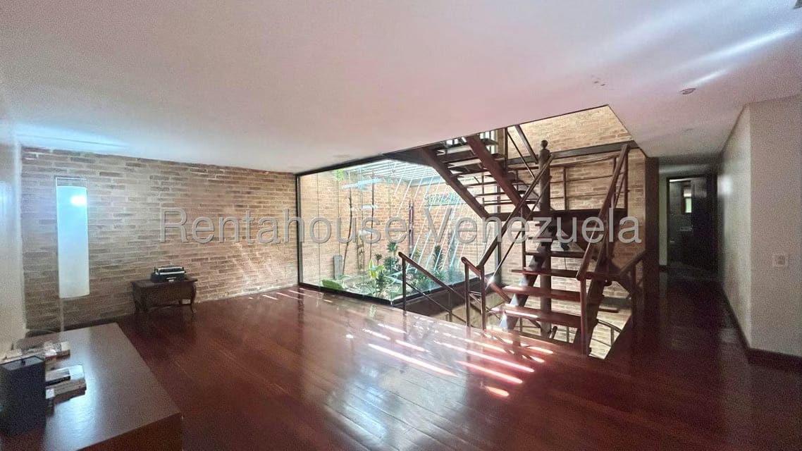 Casa (Multipes Niveles) en Venta en Oripoto, Distrito Metropolitano - 99