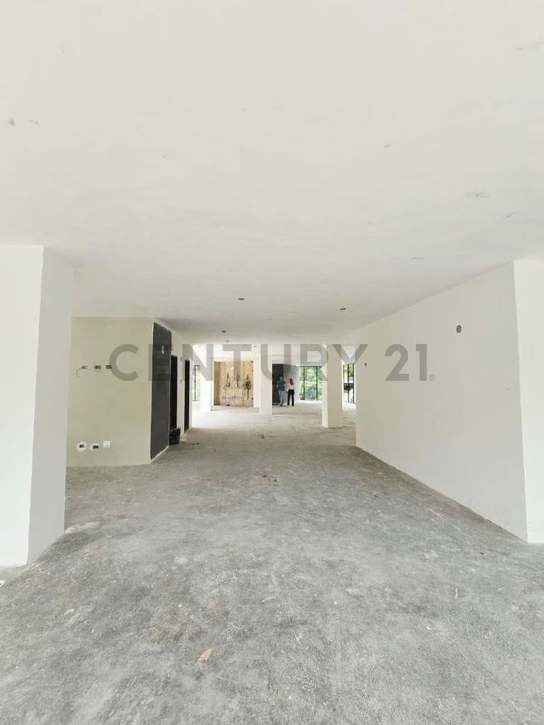 Local Comercial en Alquiler en Chuao Piso 2 - 2