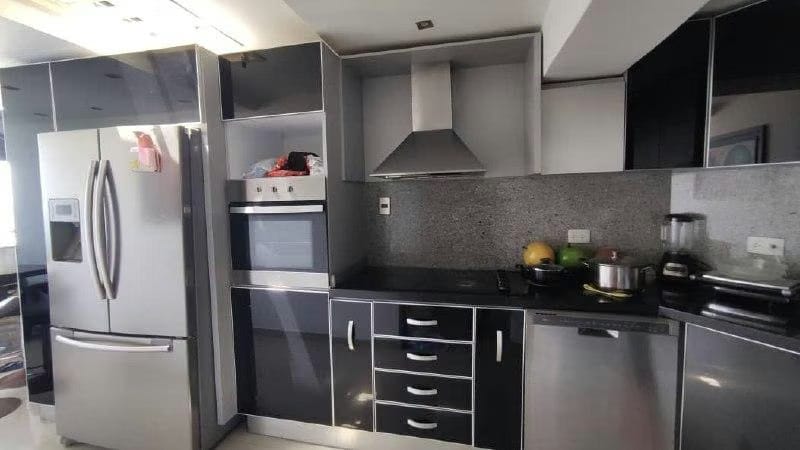 Apartamento en Venta - Urb. Los Corales - Caraballeda - Estado La Guaira - 3