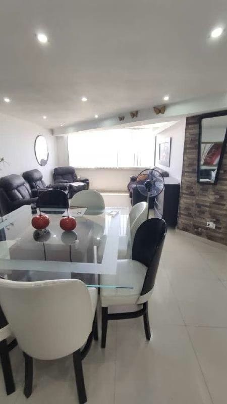 Apartamento en Venta - Urb. Los Corales - Caraballeda - Estado La Guaira - 5