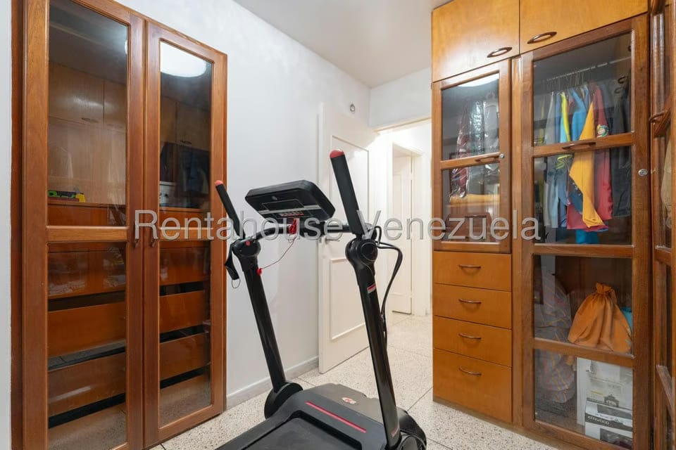 Apartamento (1 Nivel) en Venta en Parroquia La Candelaria, Distrito Metropolitano - 23