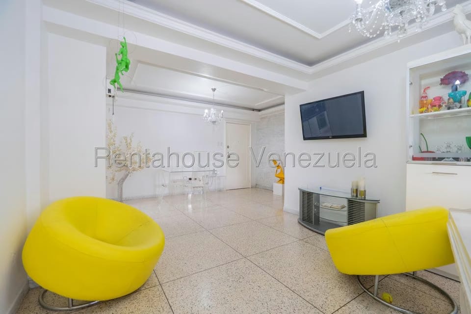 Apartamento (1 Nivel) en Venta en Parroquia La Candelaria, Distrito Metropolitano - 4