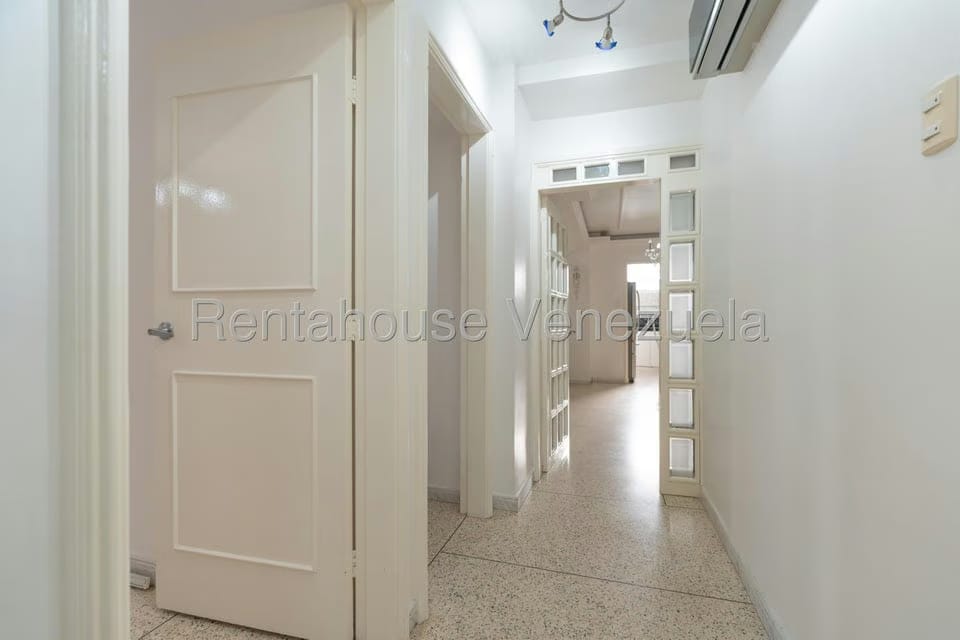 Apartamento (1 Nivel) en Venta en Parroquia La Candelaria, Distrito Metropolitano - 9